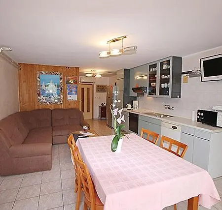 Apartamento Marija 823