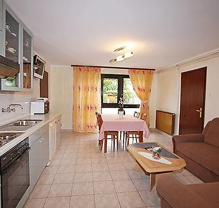 Marija 823 Novigrad Istria