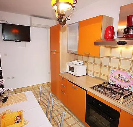 Marija 823 Apartment