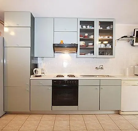 Apartment Marija 823 *