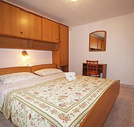 Marija 823 * Novigrad (Istria)