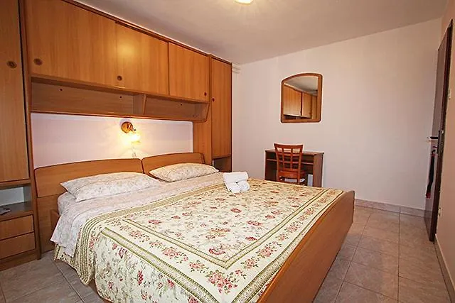 Marija 823 * Novigrad (Istria)