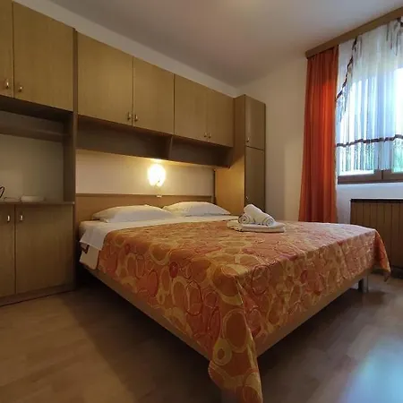 Marija 823 Novigrad Istria
