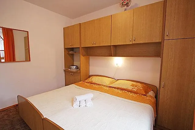 Marija 823 Novigrad Istria